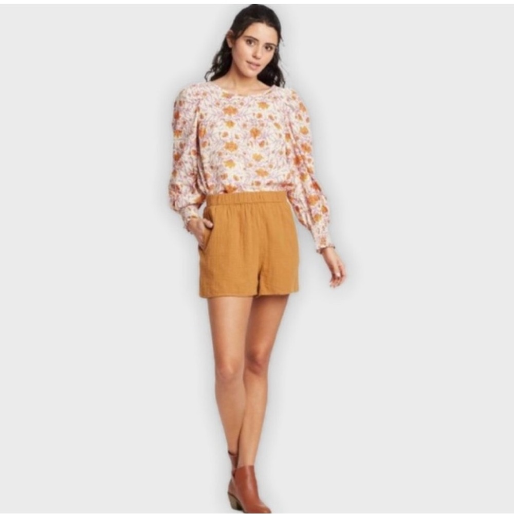 Universal Thread High Waist Tan Shorts